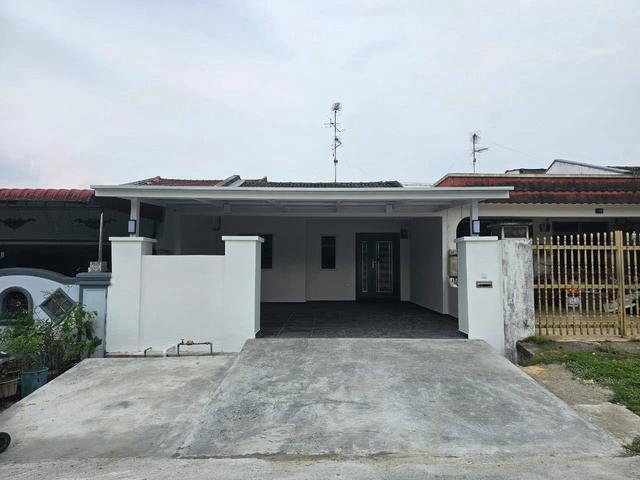 BELOW MARKET Tun Aminah Jln Laksamana Single Storey House FULLY RENO