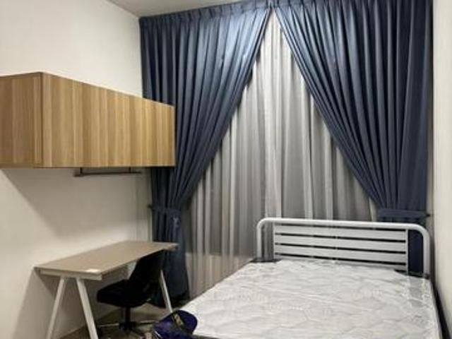 Below Market Twin Tower Residence High Floor 2 Bedroom Walk To Ciq
