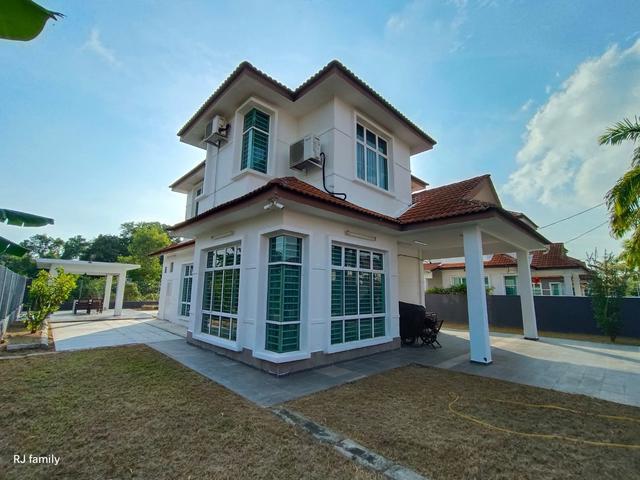 Below Market Value 2 Storey Bungalow in Ujong Pasir