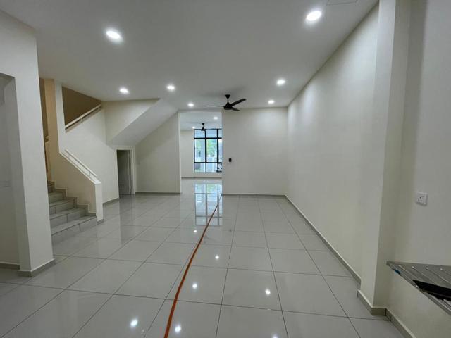 Below Market Value 2 Storey Ozana Residence Ayer Keroh MelakaSale