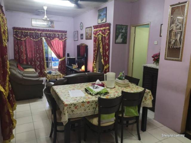 below market value and well kept apartment in country homes
