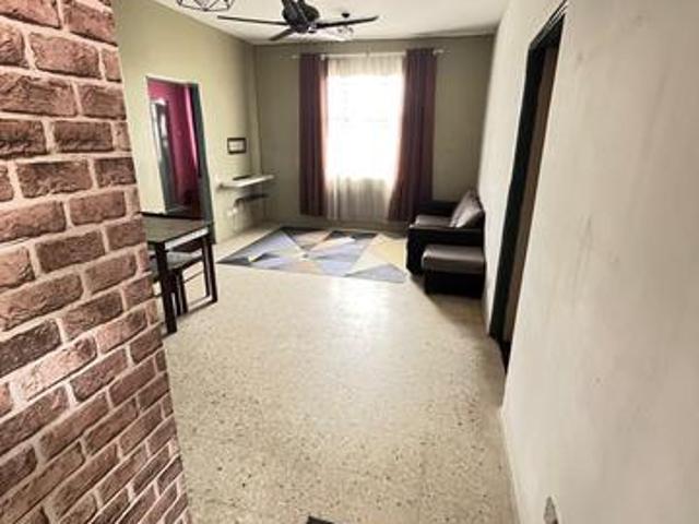 Below market value Apartment anggerik Putra Perdana Low Density Area