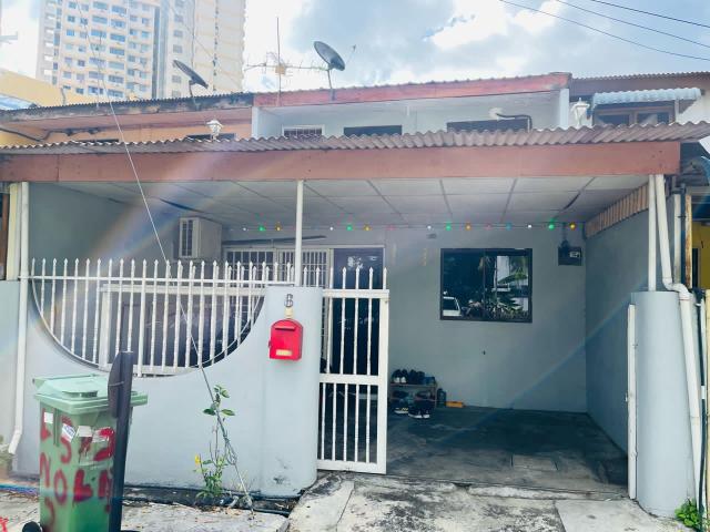 BELOW MARKET VALUE Double Storey Terrace, Lorong Nipah. FREEGIFT AIRCOND
