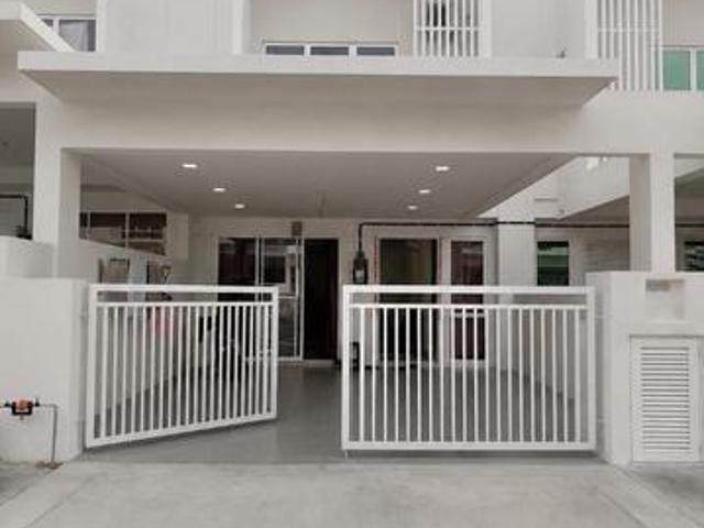Below Market Value Fully Furnish Unit For Sales In Suriaman Sendayan