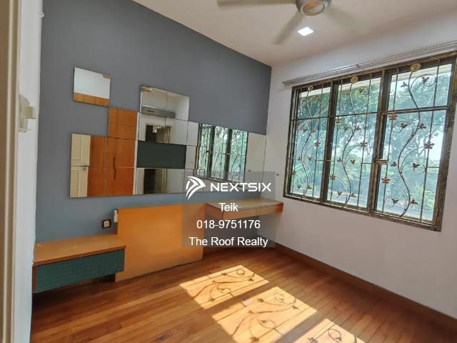 Below market value! Fully renovated fully furnished! Clubhouse facilities! Broadleaf Residence Kota Kemuning 3 Storey Semi D