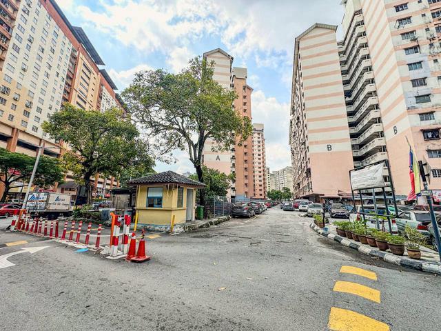 BELOW MARKET VALUE Mutiara Magna Apartment Jalan Metroprima Kepong