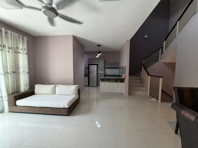 Below Market Value Sunway Wellesley Townhouse Upper Unit For Sale