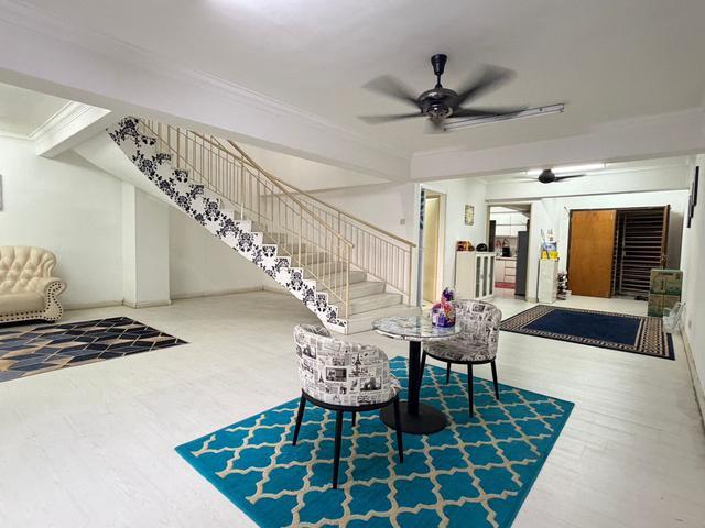 BELOW MARKET VALUE Penthouse Unit Putra Villa Condominium Setapak