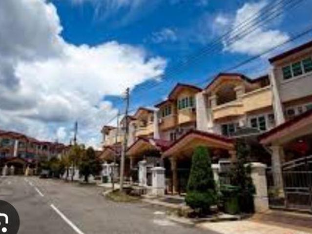 BELOW MARKET VALUE WORTH TO BUY Imperial villa 3 Storey landed