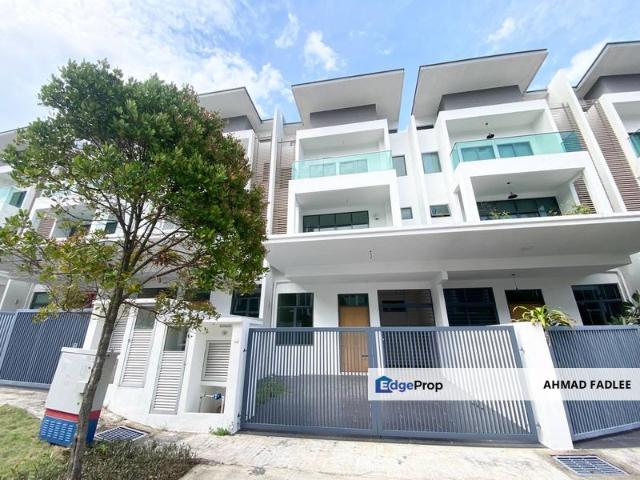Below Market Value Triple Storey Terrace in Grande Reflexion For