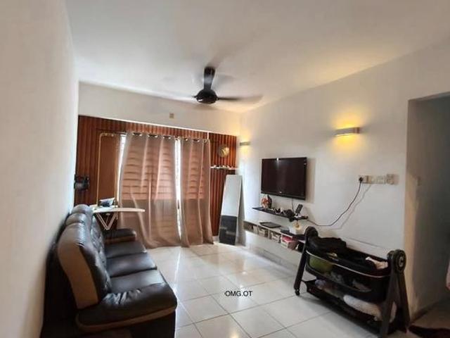 Below MarketBerjaya Park Kota kemuningAkasia Apartment For Sale