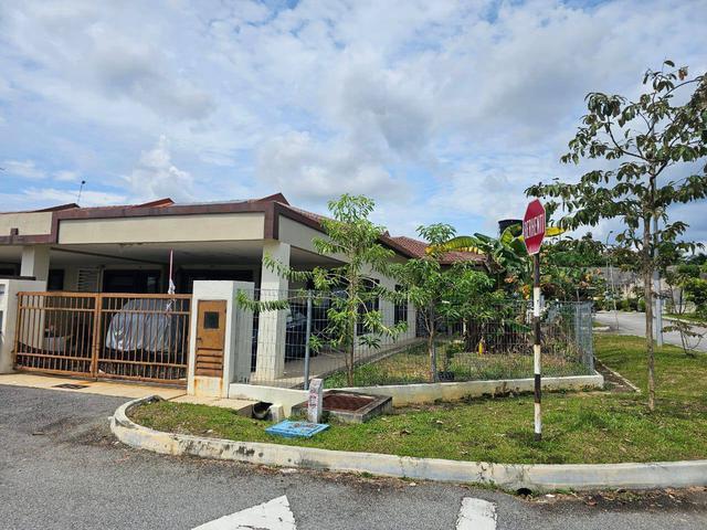 BELOW MARKETCorner Lot Facing Open Single Storey Taman Bayu Indera