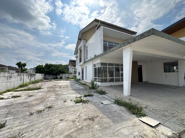 Below MarketCorner SEMID M Residence 1 Bandar Tasik Puteri