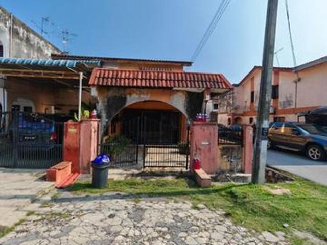 BELOW MARKETENDLOT 2 Storey House Taman Sri Gombak Selangor