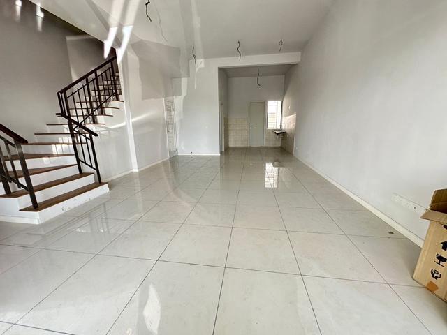 Below MarketNew 2sty House TamanSari Dahlia Anggun Rawang