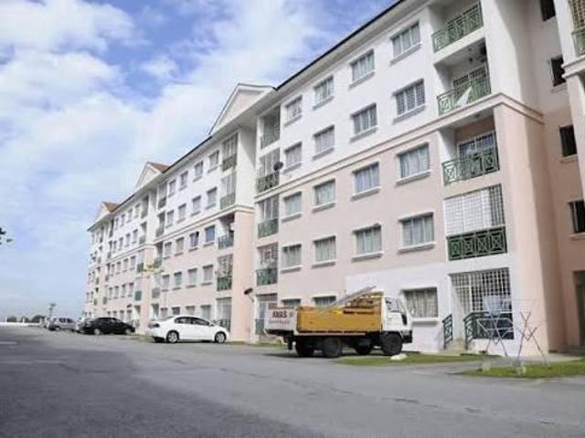 BELOW MARKETPangsapuri Sri Alpinia Puchong 780sqft 3R2B