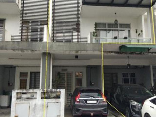 Below MV 3storey townhouse