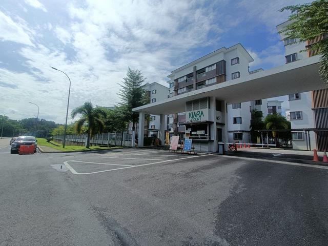 Below MV Kiara Court Nilai Impian Corner Lot With Lift