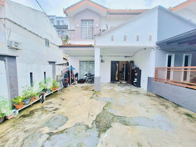 BELOW MV RENOVATED 20x65 2 STOREY TERRACE Ukay Bistari Ampang Jaya