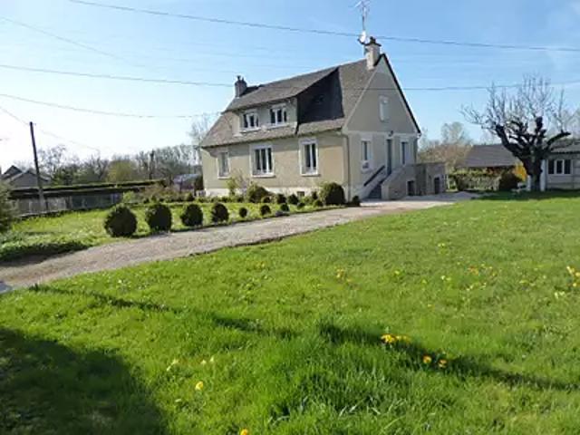 Bertholène 12310 Location maison 4 pièces t4 au dernier étage cave