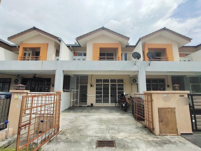 BERBALOI Double Storey Terrace Seri Pristana 6