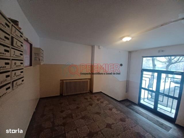 Berceni Piata Sudului 3 camere decomandat