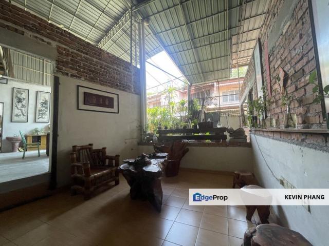Bercham Taman Ria Adjoining Double Storey Terrace House For Sale
