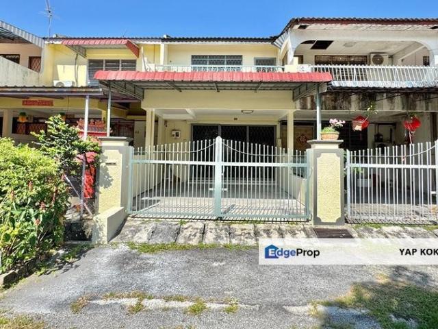 Bercham Town Center Fully Renovated Double Storey for 出售巴占双层排屋中心地段 • 全新油漆 • 已翻新好屋！