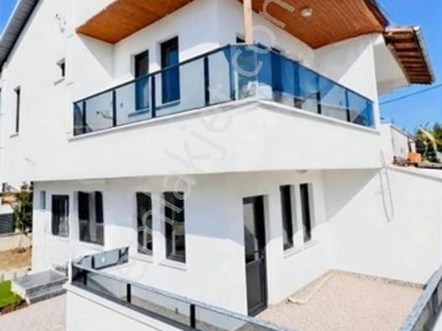 Bereket Emlaktan Satılık 2+1 Villa