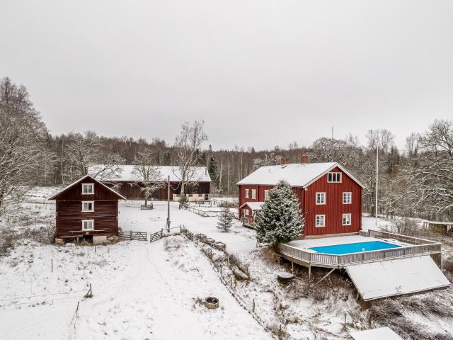 Berg Nytomta 1