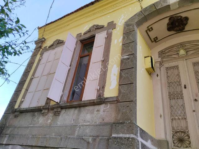 Bergama Antik Şehir Manzaralı Tarihi Yunan rum Evi Satılık
