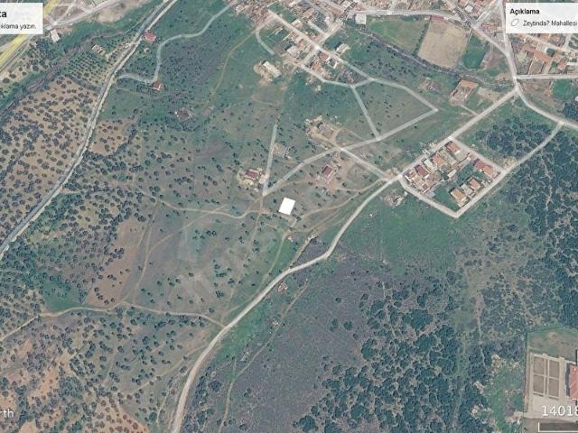 Bergama' da deniz manzaralı, merkeze yakın villa imarlı arsa