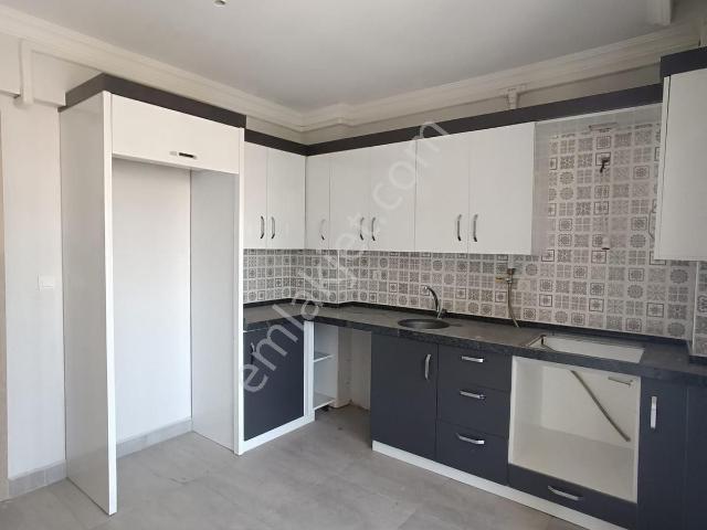 Bergama Fatih Mahallesinde 3+1 Kiralık Geniş Daire