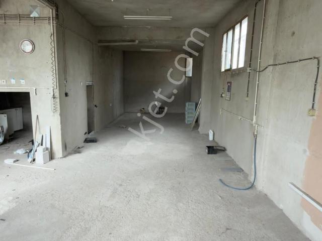 Bergama İslamsaray Mahallesinde Kiralık Dükkan