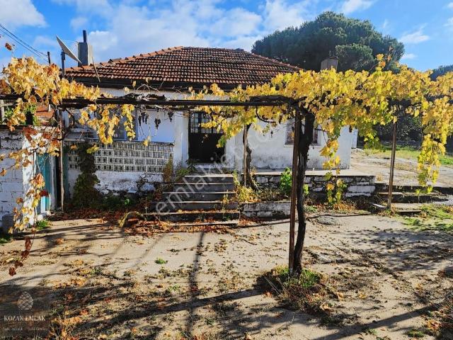 Bergama Kozak Okçular Bahçeli Köy Evi Satılık