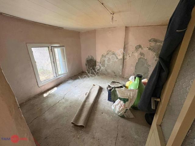 Bergama Ulucami Mahallesinde 225 M2 Satılık Taşev