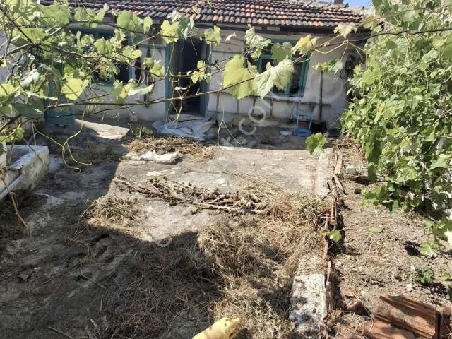 Bergama Yayakent Te Satılık Köy Evi