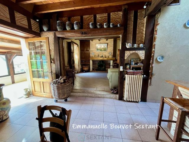 Bergerac, 15 20 min, typique longère périgourdine avec gîte et garages, dans hameau calme
