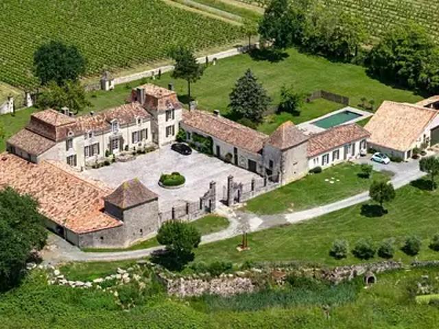 Bergerac 24100 Achat / Vente maison 15 pièces t15 piscine cave