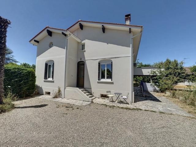 Bergerac, maison à vendre 162 m2 sur 1102 m2 de terrain 7 pièces 24