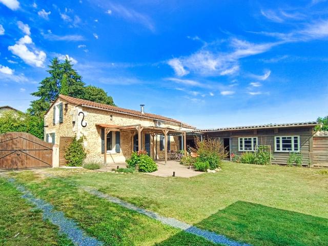 Bergerac – Rareté Absolue: Maison en Pierre, Séjour Cathédrale & Clé