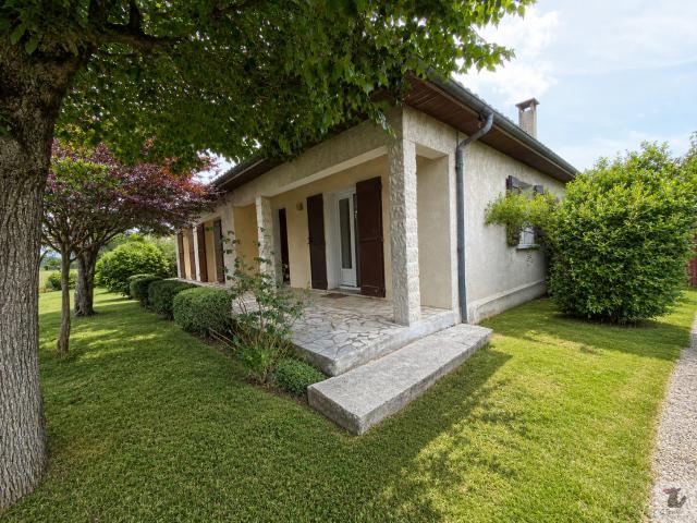 Bergerac Rive gauche Maison à rafraîchir 94 m2 Jardin et garage