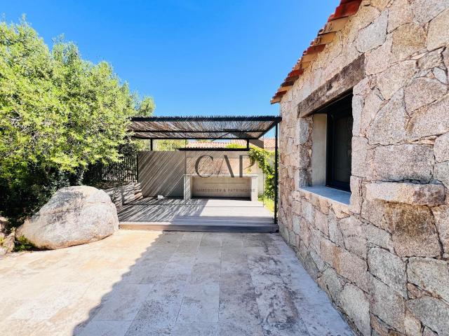 Bergerie moderne en pierre avec piscine privée à Zonza Charme et luxe en Corse du Sud