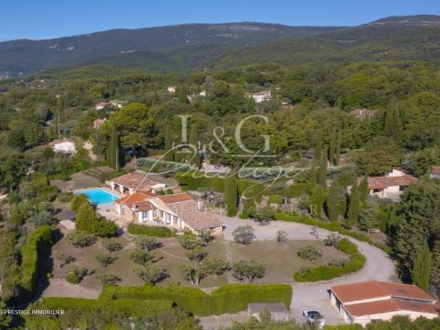 À Vendre Maison Tourrettes avec Piscine, 7 Pièces, 170m²