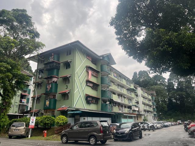 Berhampiran Sekolah MRT Pangsapuri Ixora Kota Damansara