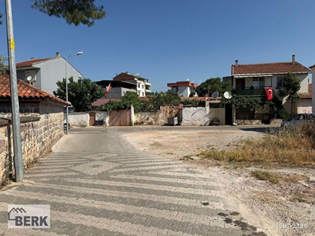 BERK EMLAK'TAN MENDERES MERKEZDE 170 MT SATILIK ARSA