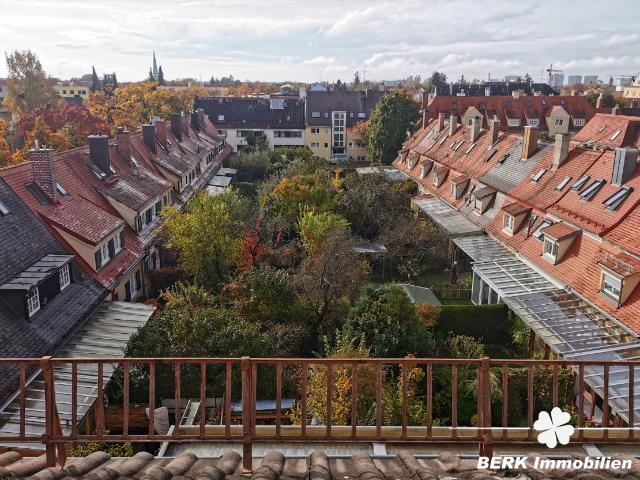 BERK Immobilien Vermietete 5 Zi DG Wohnung mit gemütlicher Loggia & tollem Ausblick in München Laim