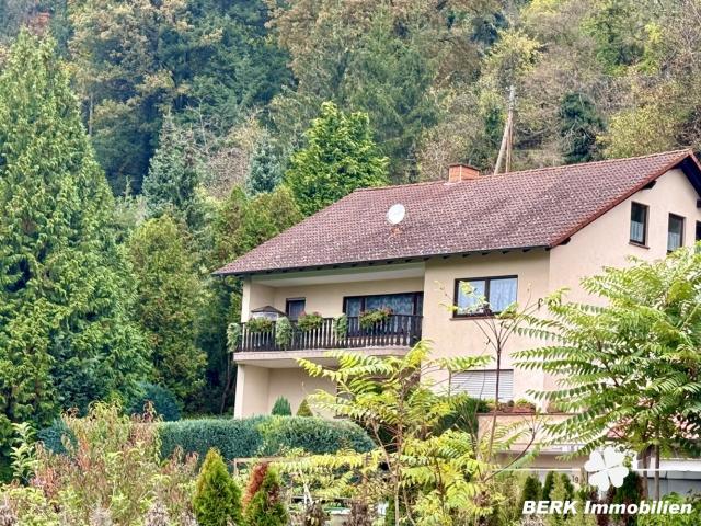 BERK Immobilien Gestaltungsfreiheit teilvermietetes Wohnhaus für Eigennutzer oder Anleger in Stadtprozelten