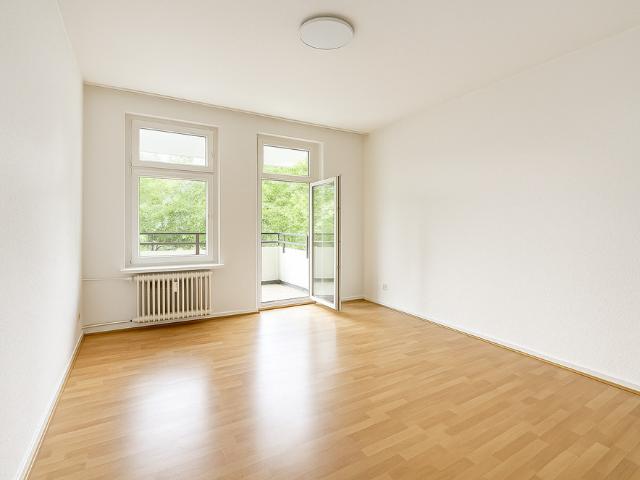 Berlin Schmargendorf: 3 Zimmer Wohnung mit Balkon, Garage & Einbauküche – ruhig, gepflegt, befristet vermietet bis 052026, Top Lage