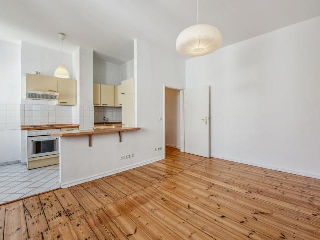 Berlin Prenzlauer Berg: Gemütliche 1 Zimmer Altbauwohnung mit Echtholzparkett und Einbauküche